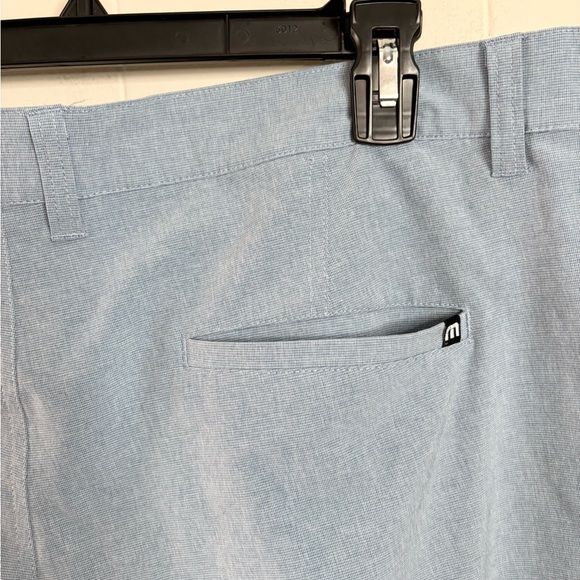 Travis Mathew blue beck shorts size 38 - Picture 3 of 5